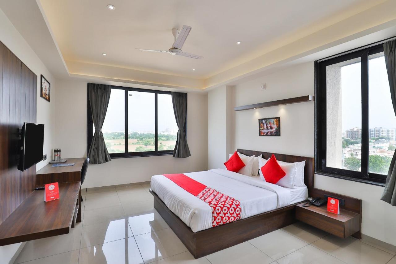 Oyo 16604 Hotel Sparsh Inn Ahmedabad Exterior photo