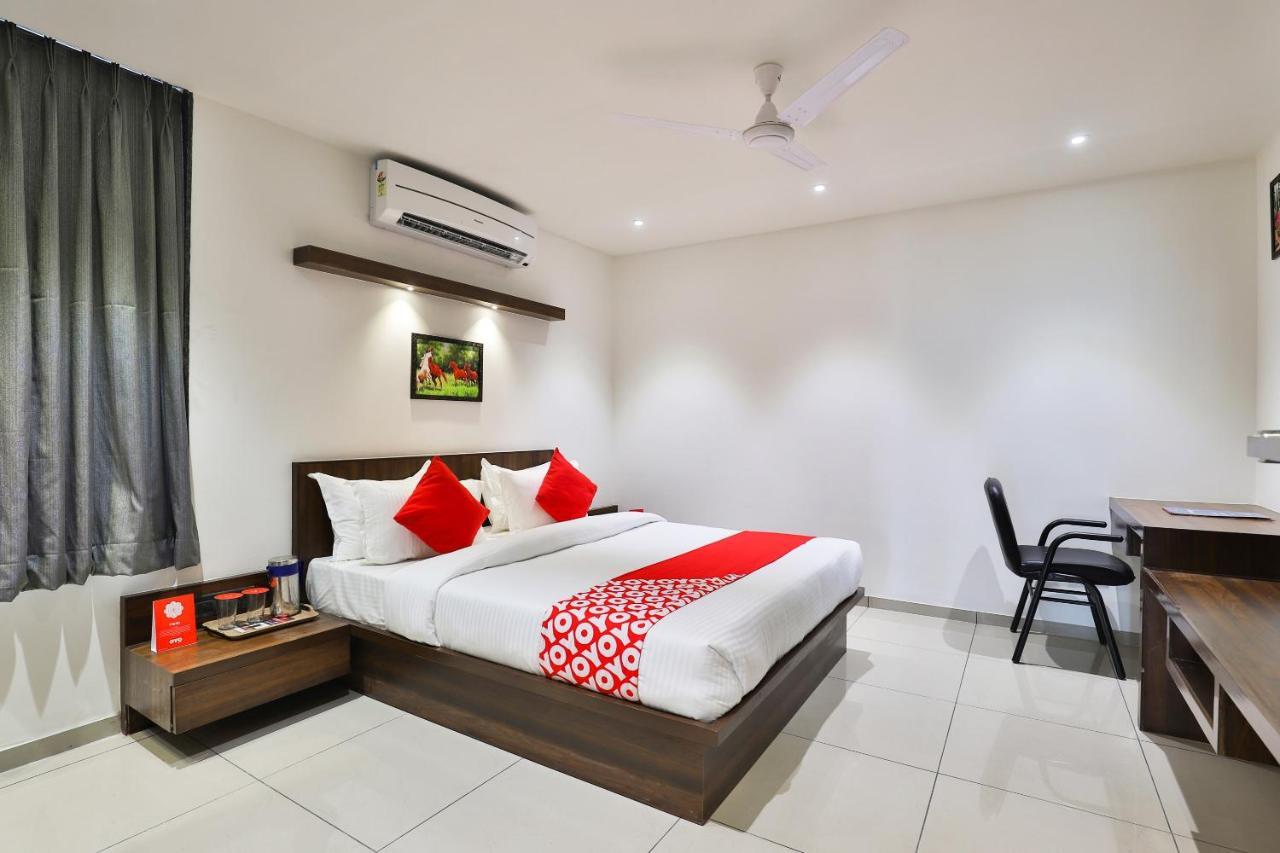 Oyo 16604 Hotel Sparsh Inn Ahmedabad Exterior photo